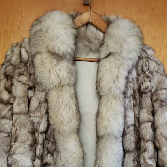 FOX Fur Coat - Picture 2 of 4
